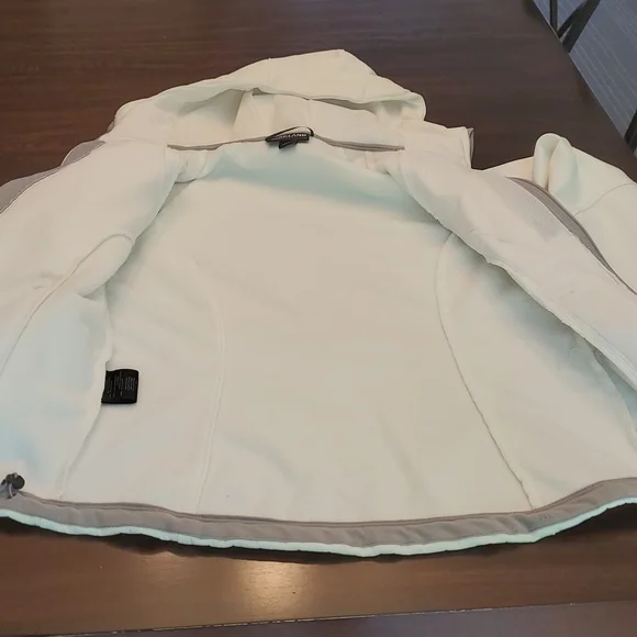 White jacket - Picture 2 of 9